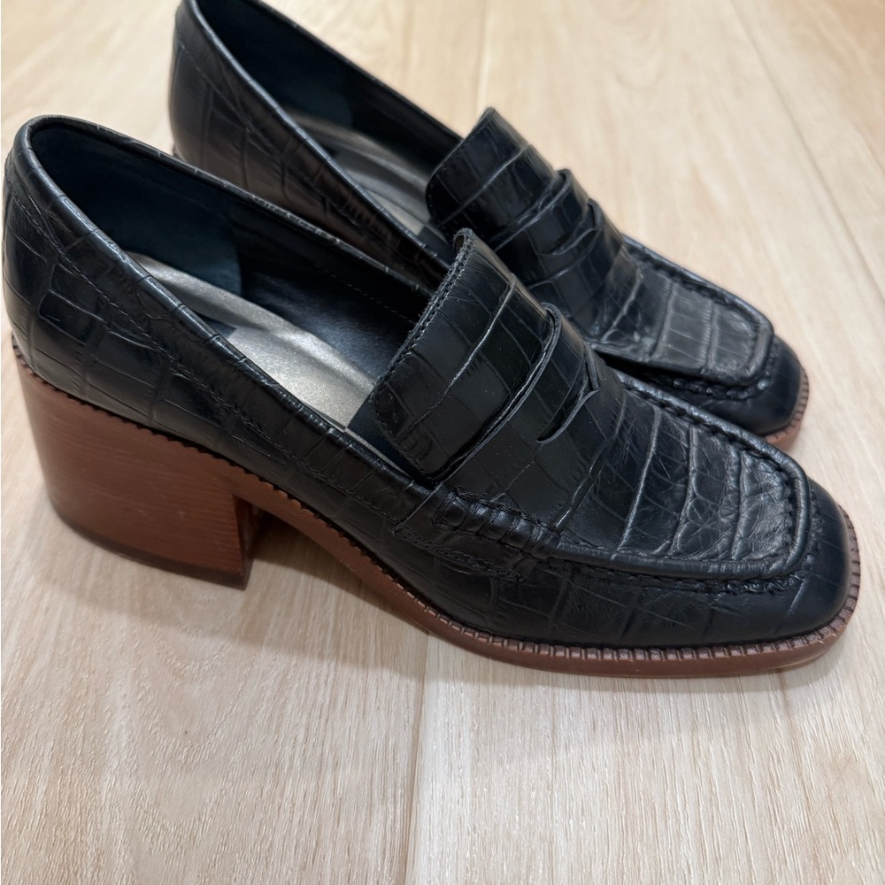 Dolce Vita Black Croc-Embossed Loafers